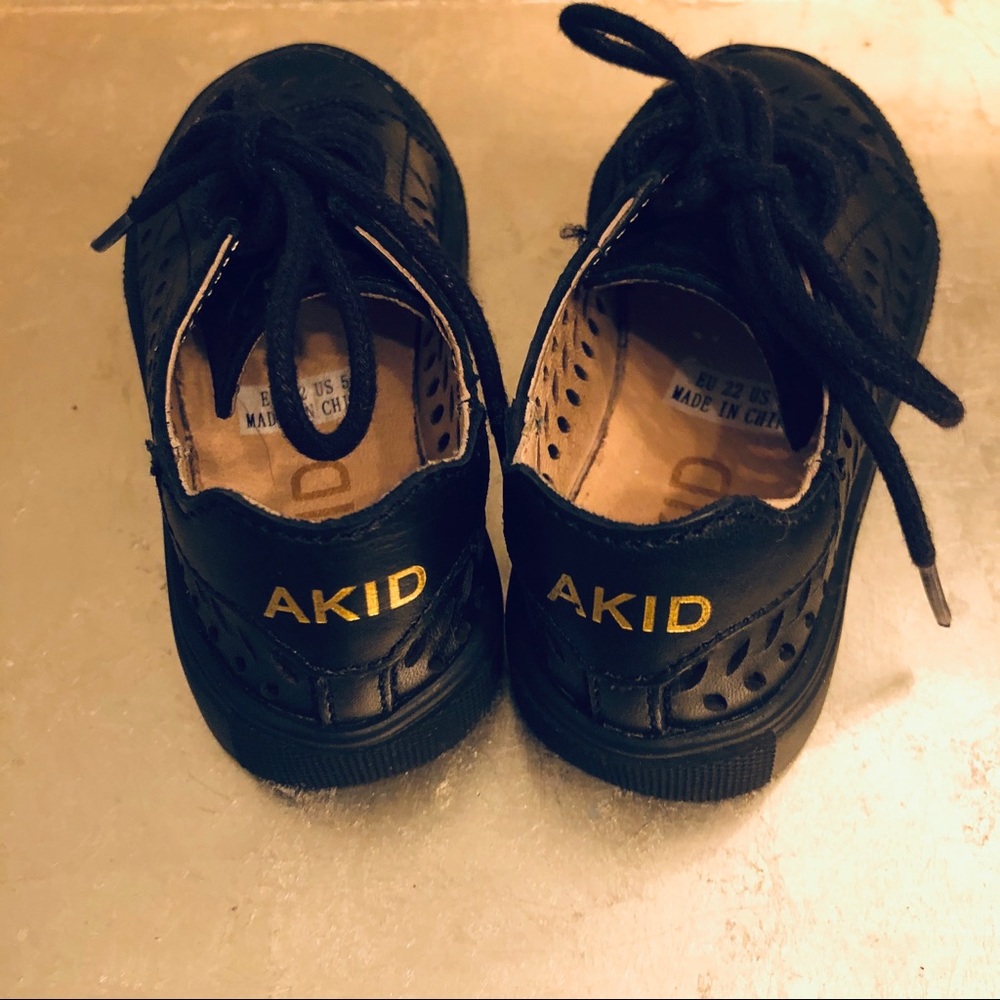 AKID Toddler Designer Black Laser Birdie Shoes